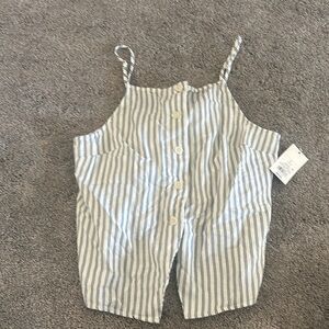 Women’s linen blend button front  vest